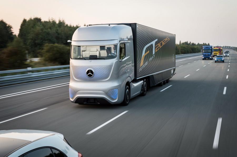  Mercedes-Benz Future Truck 2025 2014 года  (фото 7 из 28)